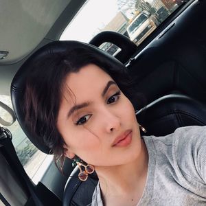 Meet your Posher, Yvette